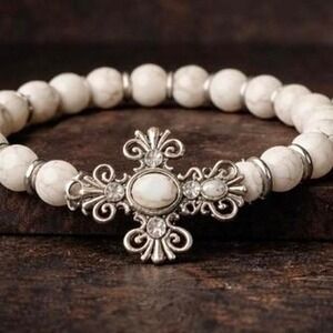 Cream Beaded Bracelet with Silver Cross | Faith collection